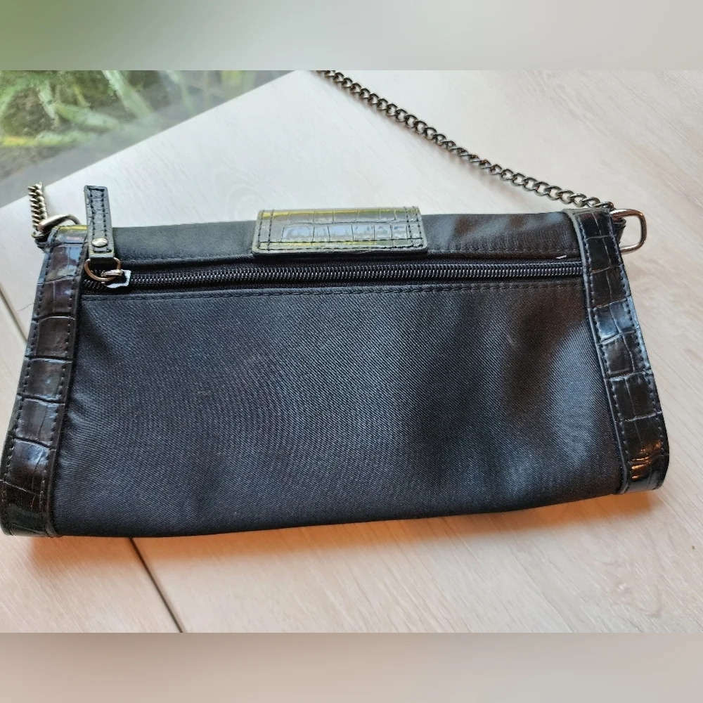Guess Clutch,‎ black
